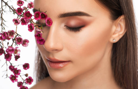 5 Signs You’re Using the Wrong Lash Adhesive