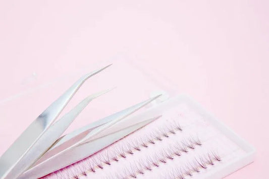 The Best Lash Routine for Sensitive Eyes: No Irritation, Just Glam