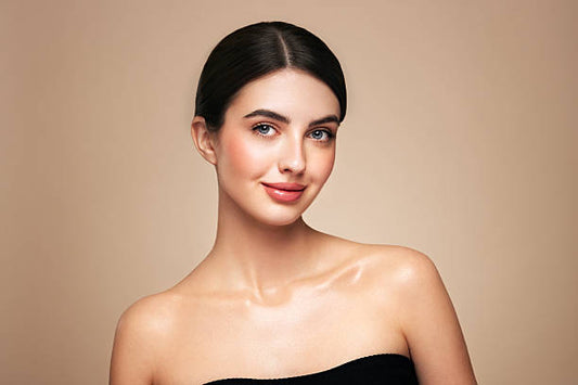 How to Build the Perfect Minimalist Makeup Routine with Lashes